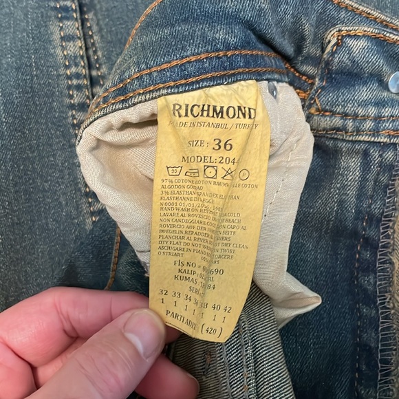 JOHN RICHMOND SLIM STRAIGHT DENIM labeled size 36x31 (waist measurement is 16”) - Picture 9 of 12